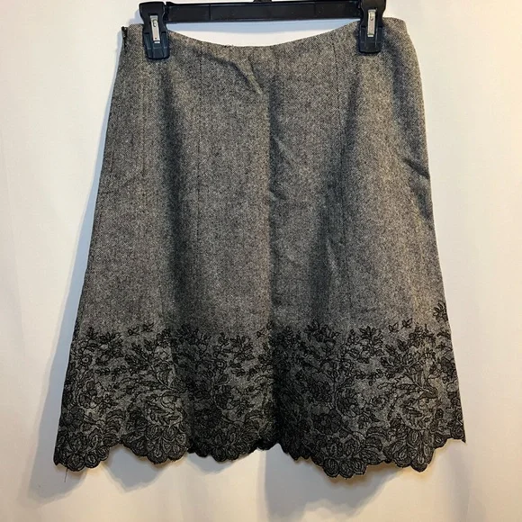 Ann Taylor Charcoal A-Line Skirt with Black Lace Accent Womens Size - Picture 2 of 5
